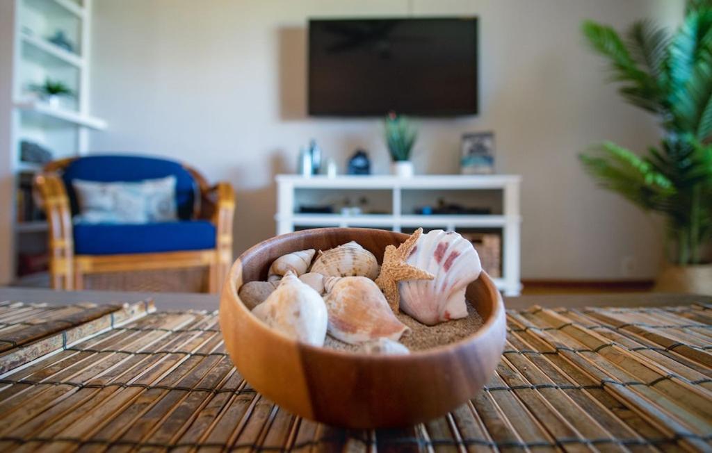 Molokai Island Retreat With Beautiful Ocean Views And Pool - Newly Remodeled! Daire Ualapue Dış mekan fotoğraf