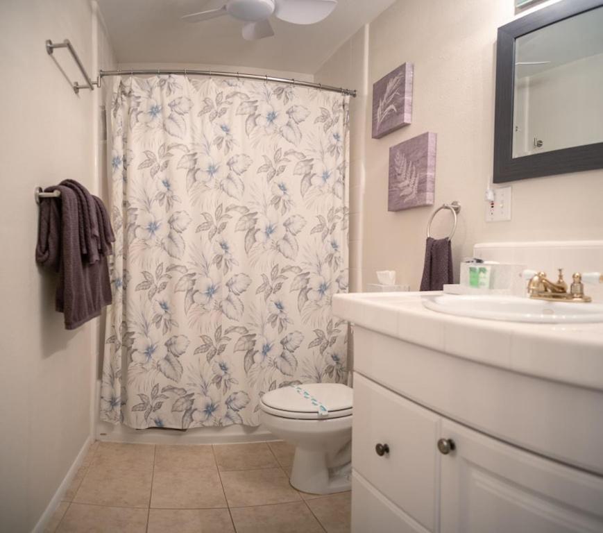 Molokai Island Retreat With Beautiful Ocean Views And Pool - Newly Remodeled! Daire Ualapue Dış mekan fotoğraf
